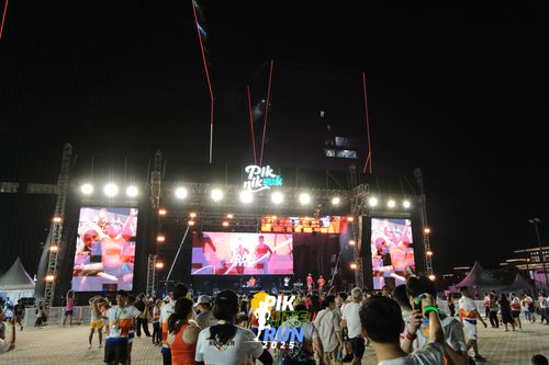 Race photo from PIK NITE RUN 2025