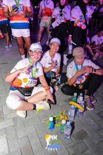 Race photo from PIK NITE RUN 2025
