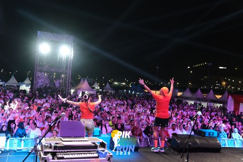 Race photo from PIK NITE RUN 2025