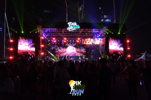 Race photo from PIK NITE RUN 2025