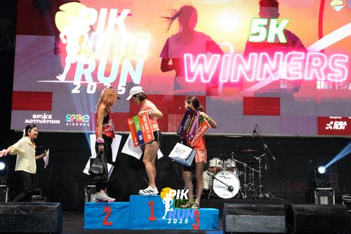 Race photo from PIK NITE RUN 2025