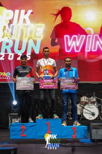 Race photo from PIK NITE RUN 2025