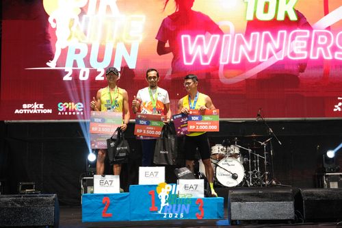 Race photo from PIK NITE RUN 2025
