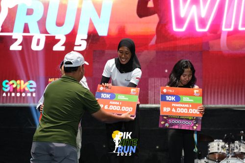 Race photo from PIK NITE RUN 2025