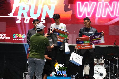 Race photo from PIK NITE RUN 2025