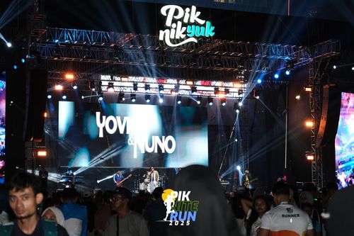 Race photo from PIK NITE RUN 2025