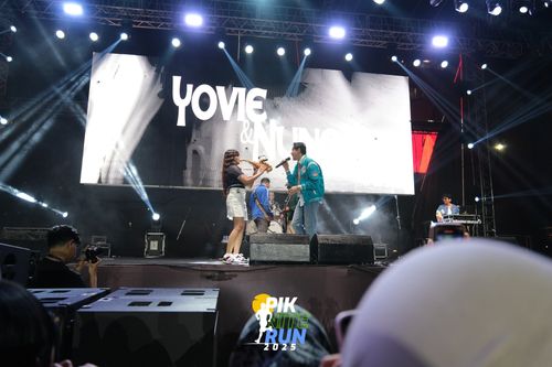 Race photo from PIK NITE RUN 2025