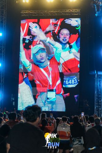 Race photo from PIK NITE RUN 2025