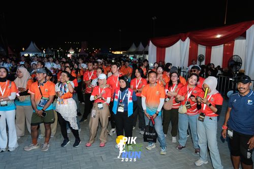Race photo from PIK NITE RUN 2025