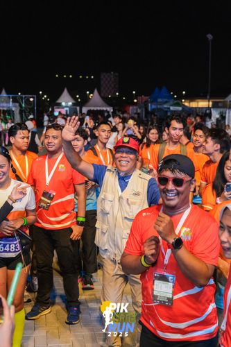 Race photo from PIK NITE RUN 2025