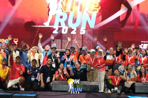 Race photo from PIK NITE RUN 2025