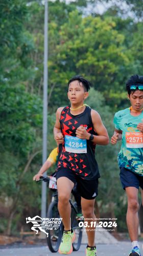 Race photo from Arutmin Borneo Run 2024