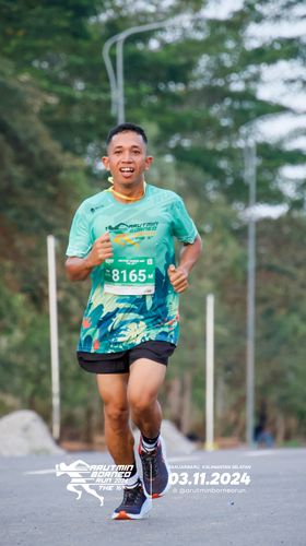 Race photo from Arutmin Borneo Run 2024