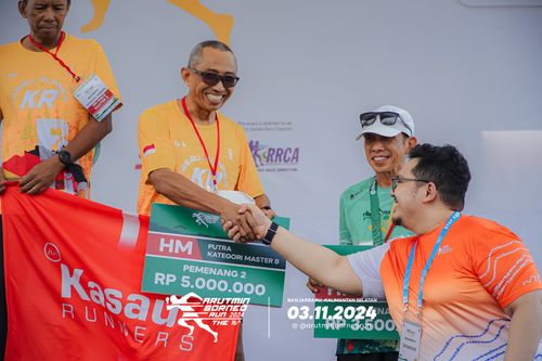 Race photo from Arutmin Borneo Run 2024