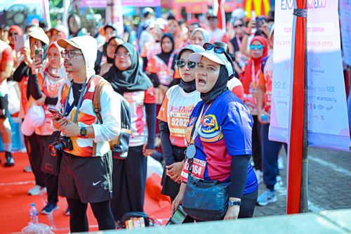 Race photo from NOTARACE 2025