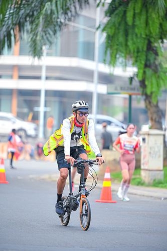 Race photo from NOTARACE 2025