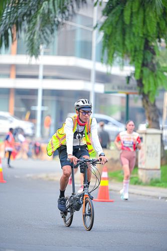 Race photo from NOTARACE 2025