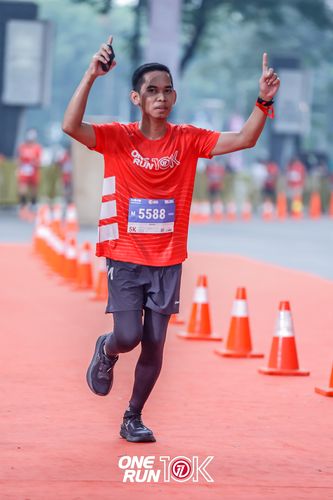 Race photo from ONE RUN 10K 2025