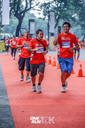 Race photo from ONE RUN 10K 2025