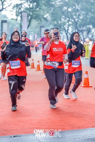 Race photo from ONE RUN 10K 2025