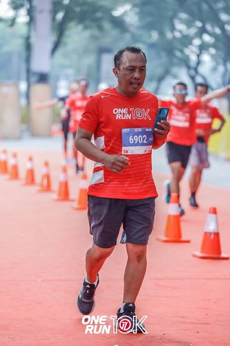 Race photo from ONE RUN 10K 2025
