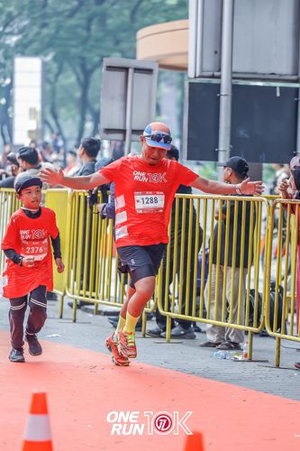 Race photo from ONE RUN 10K 2025