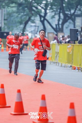 Race photo from ONE RUN 10K 2025