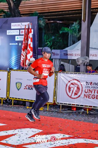 Race photo from ONE RUN 10K 2025