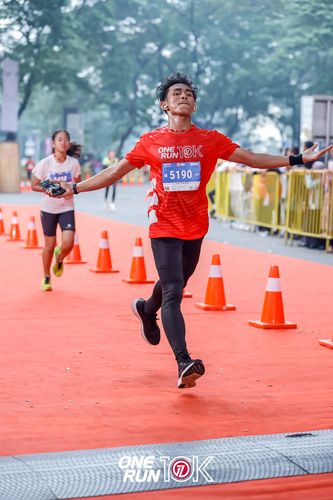 Race photo from ONE RUN 10K 2025