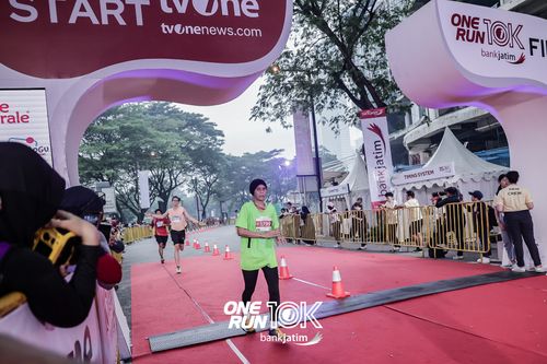 Race photo from ONE RUN 10 K