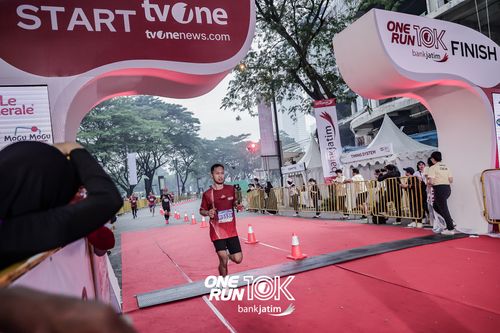 Race photo from ONE RUN 10 K