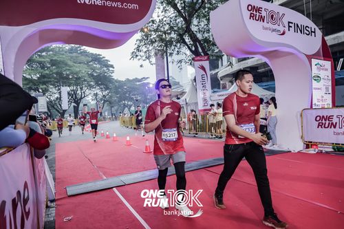 Race photo from ONE RUN 10 K