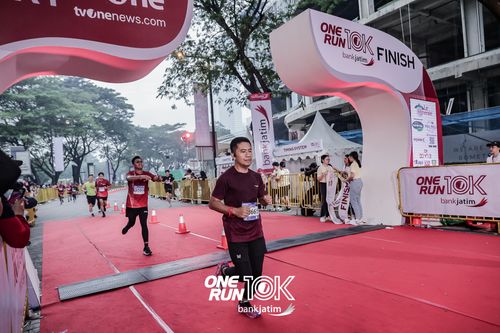 Race photo from ONE RUN 10 K