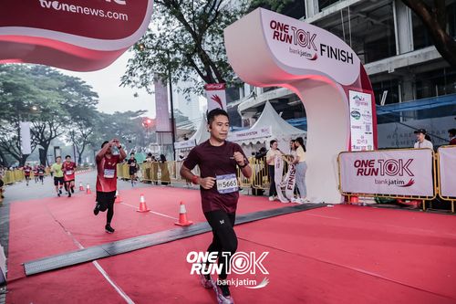 Race photo from ONE RUN 10 K