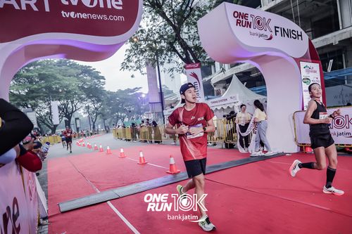 Race photo from ONE RUN 10 K