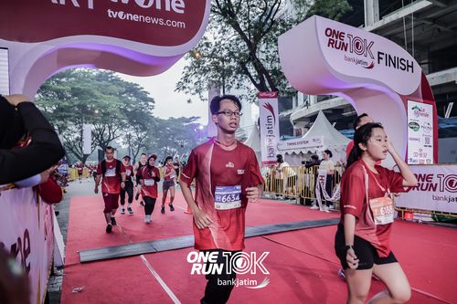 Race photo from ONE RUN 10 K