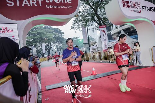 Race photo from ONE RUN 10 K
