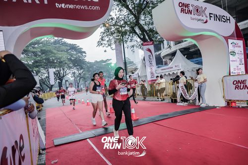 Race photo from ONE RUN 10 K