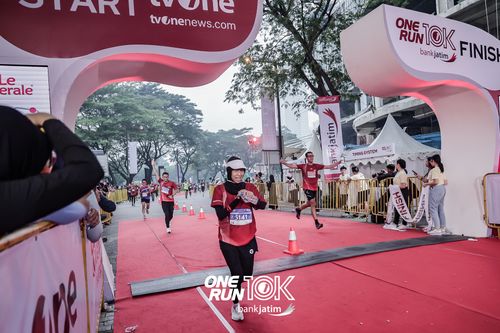 Race photo from ONE RUN 10 K