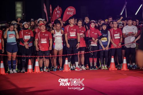 Race photo from ONE RUN 10 K