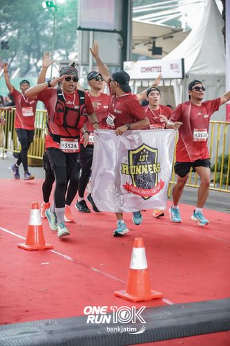 Race photo from ONE RUN 10 K