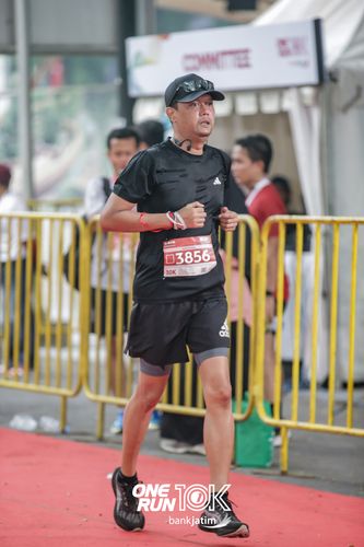 Race photo from ONE RUN 10 K