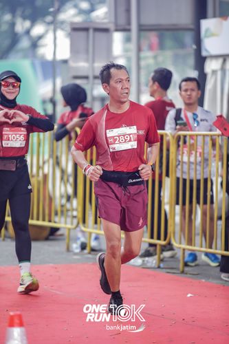 Race photo from ONE RUN 10 K