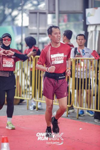 Race photo from ONE RUN 10 K
