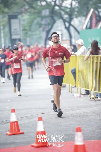 Race photo from ONE RUN 10 K