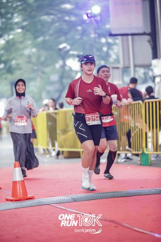 Race photo from ONE RUN 10 K
