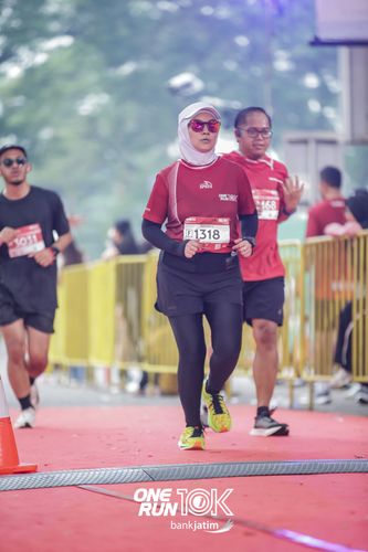 Race photo from ONE RUN 10 K