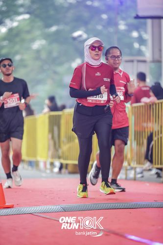 Race photo from ONE RUN 10 K