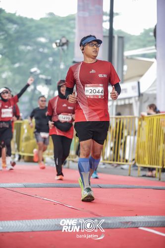Race photo from ONE RUN 10 K