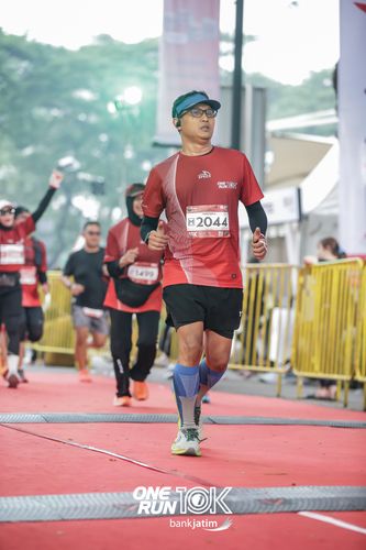 Race photo from ONE RUN 10 K